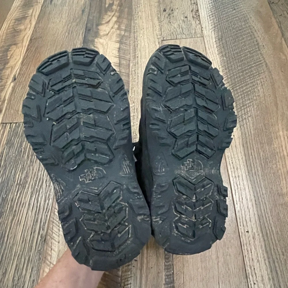 The North Face waterproof winter boots boy 1